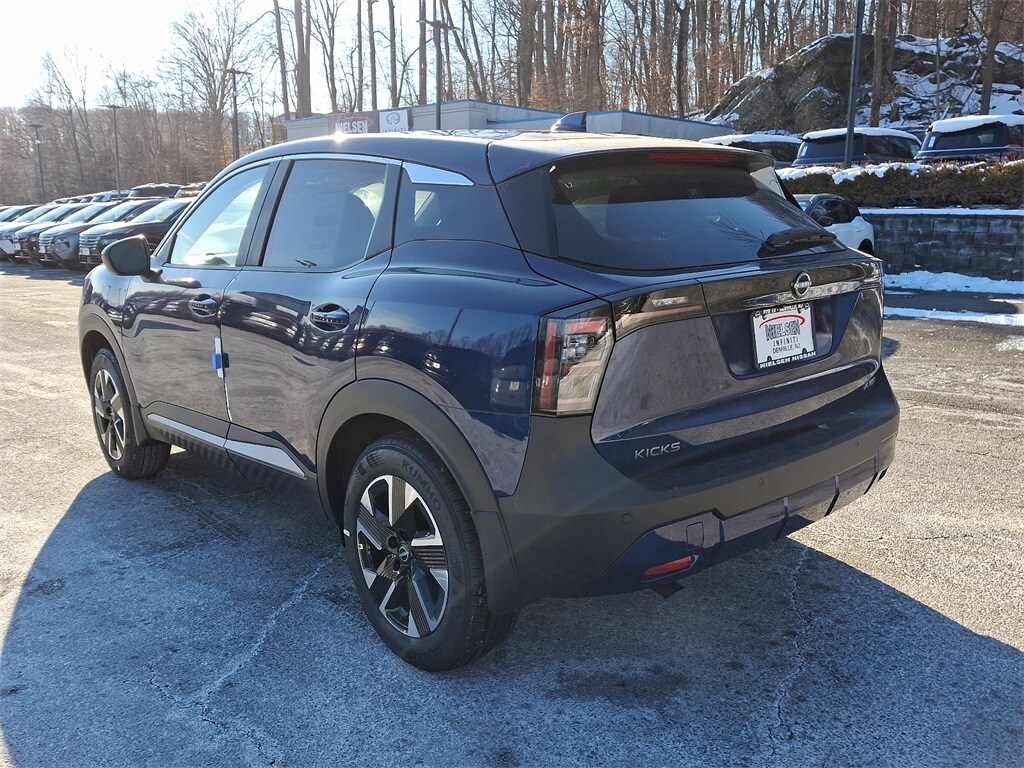 2025 Nissan Kicks SV photo 3