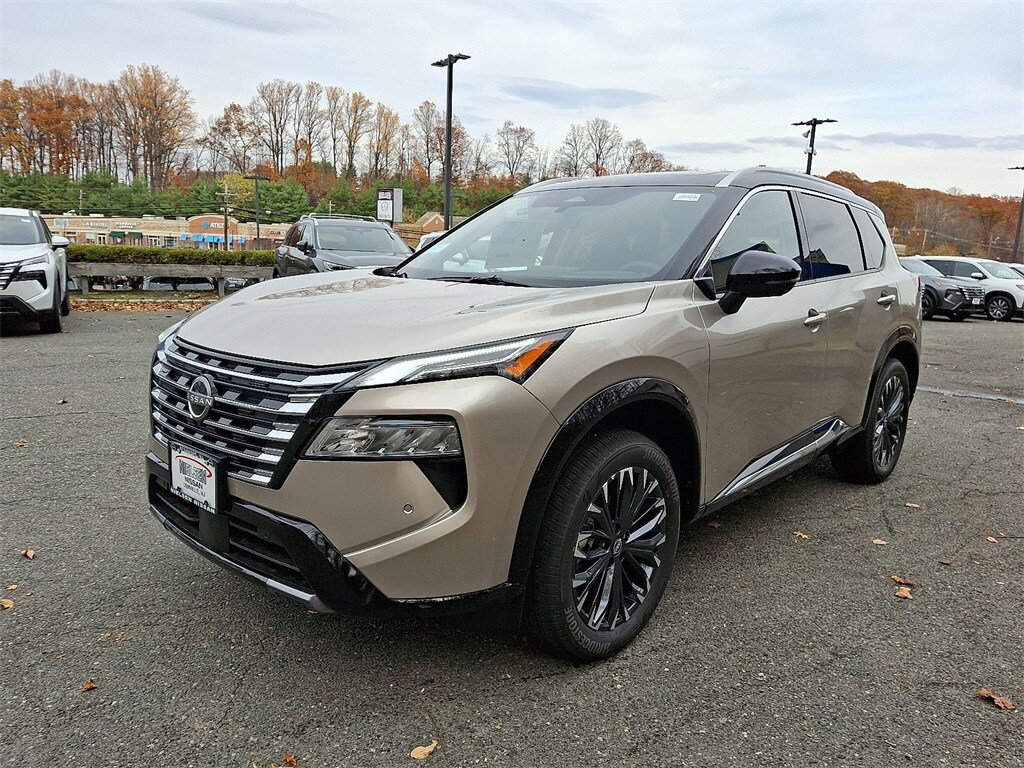 2026 Nissan Rogue Platinum photo 2