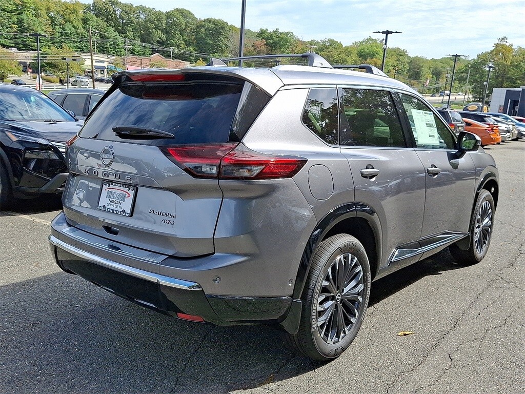 2026 Nissan Rogue Platinum photo 4