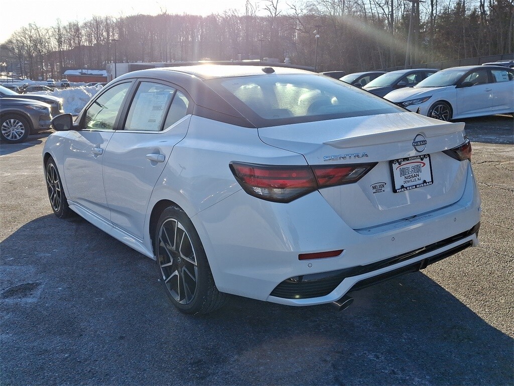 2025 Nissan Sentra SR photo 3