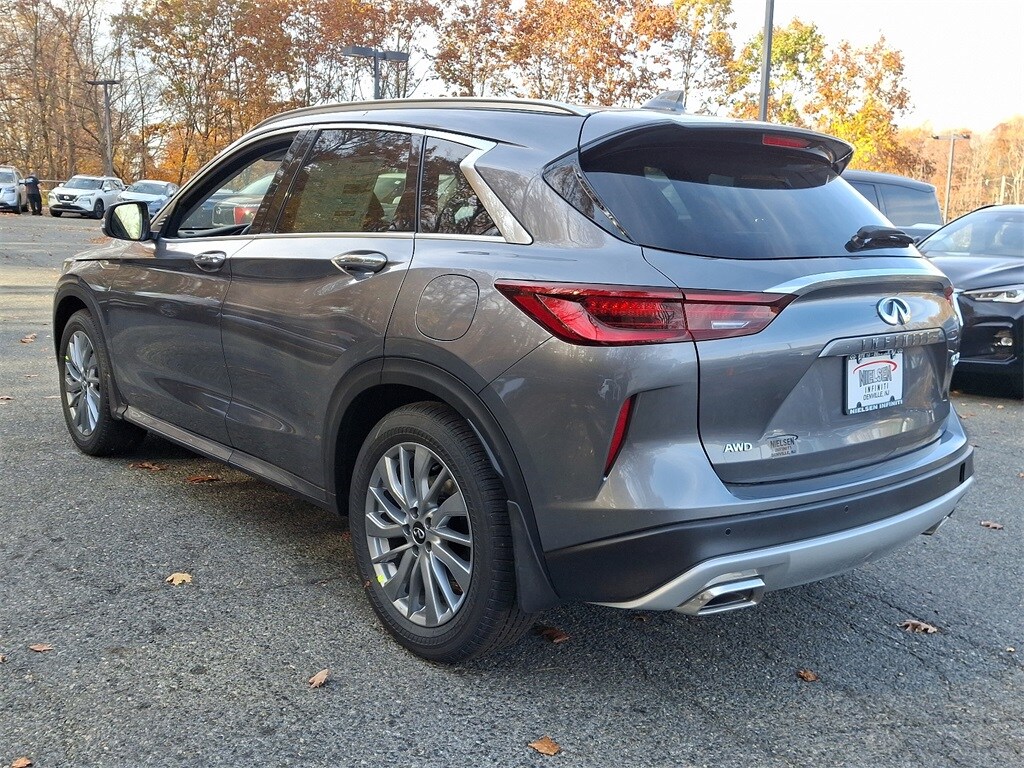 2025 Infiniti QX50 Luxe photo 3