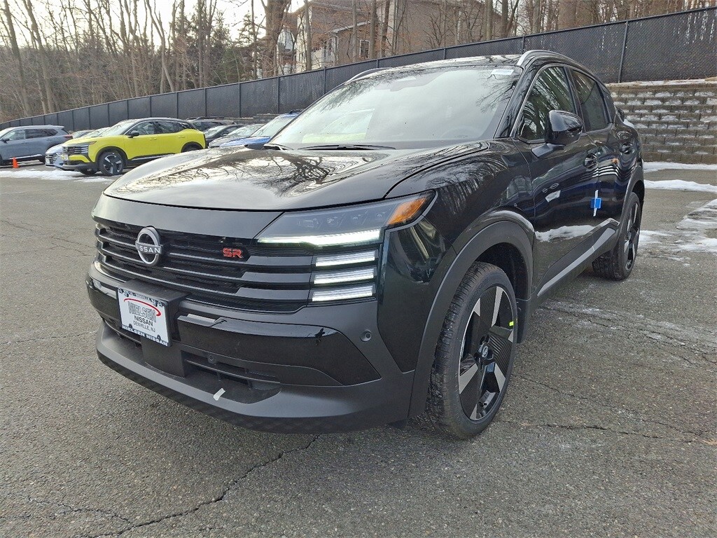 2025 Nissan Kicks SR photo 2