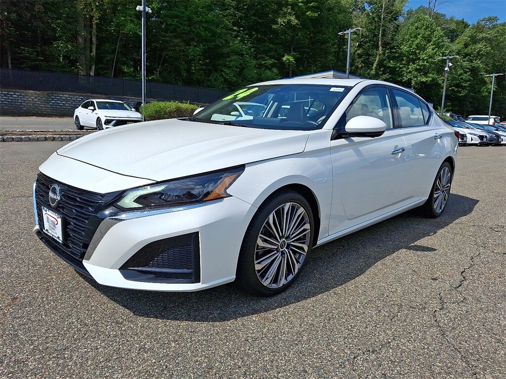 2024 Nissan Altima 2.5 SL photo 3