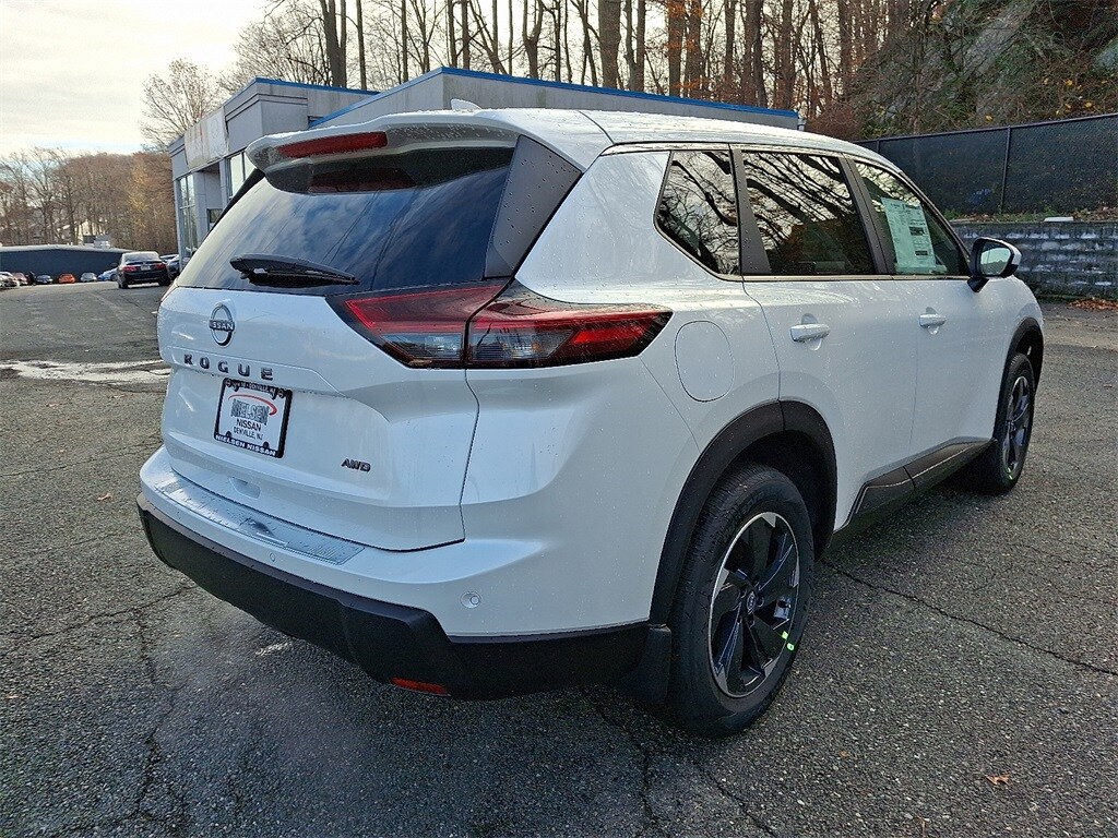 2026 Nissan Rogue SV photo 4