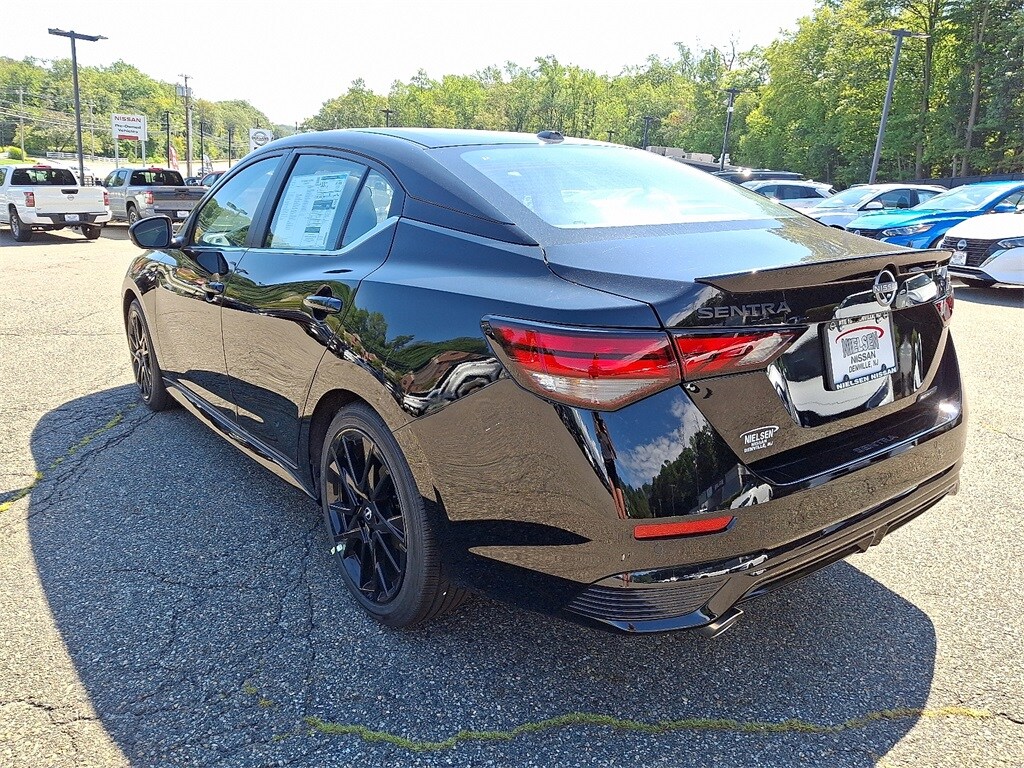 2025 Nissan Sentra SR photo 3