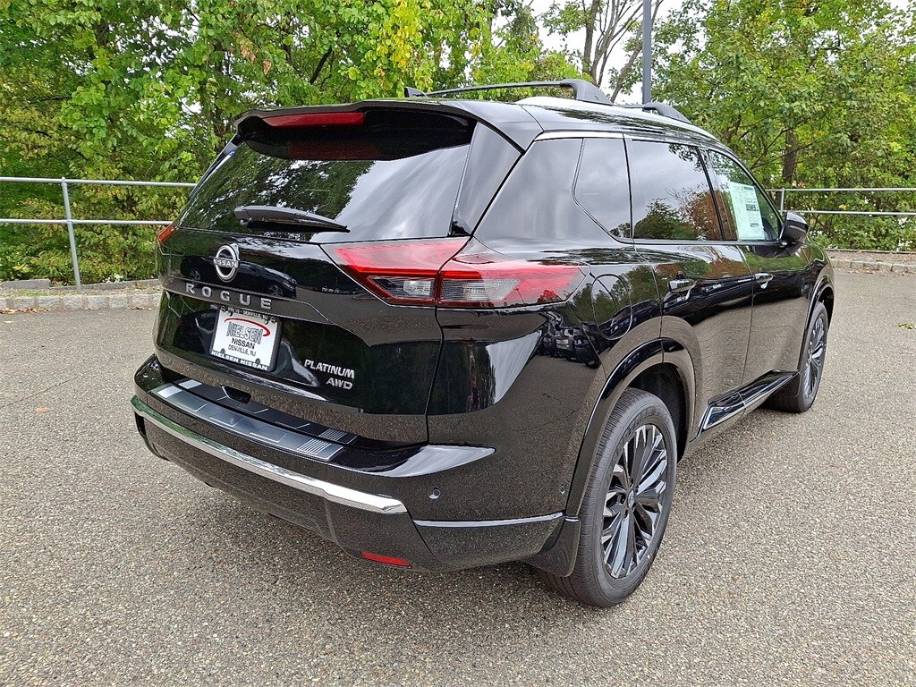 2026 Nissan Rogue Platinum photo 4