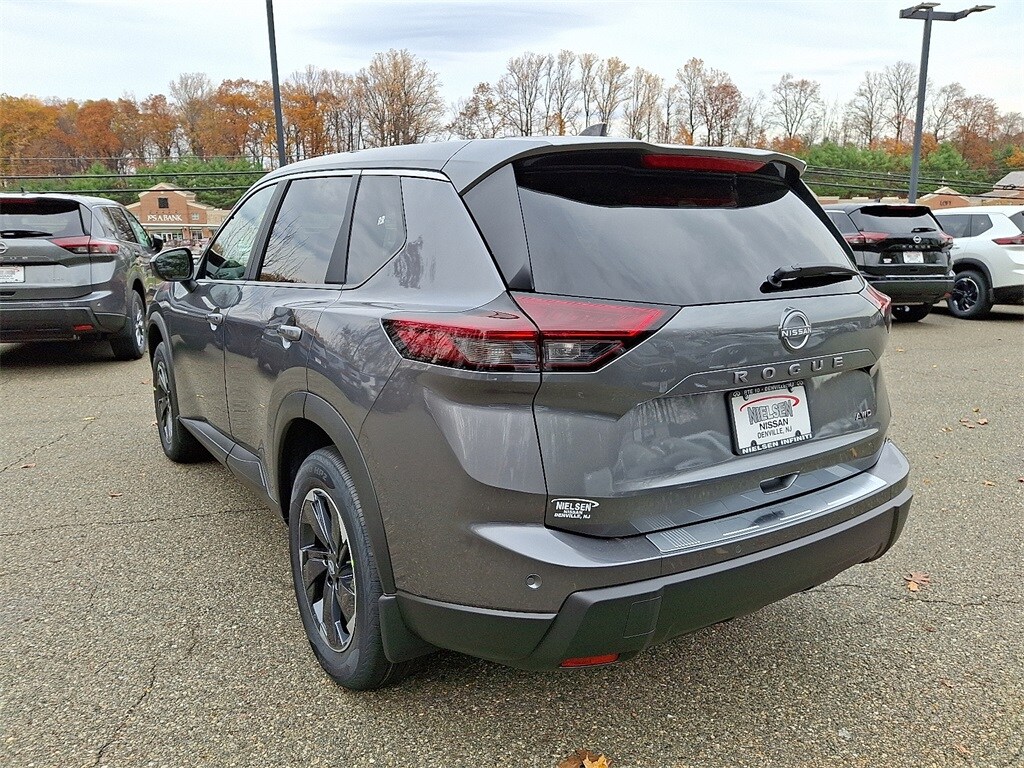 2026 Nissan Rogue SV photo 3