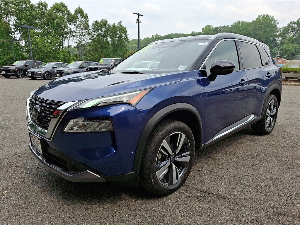 2023 Nissan Rogue SL photo 3