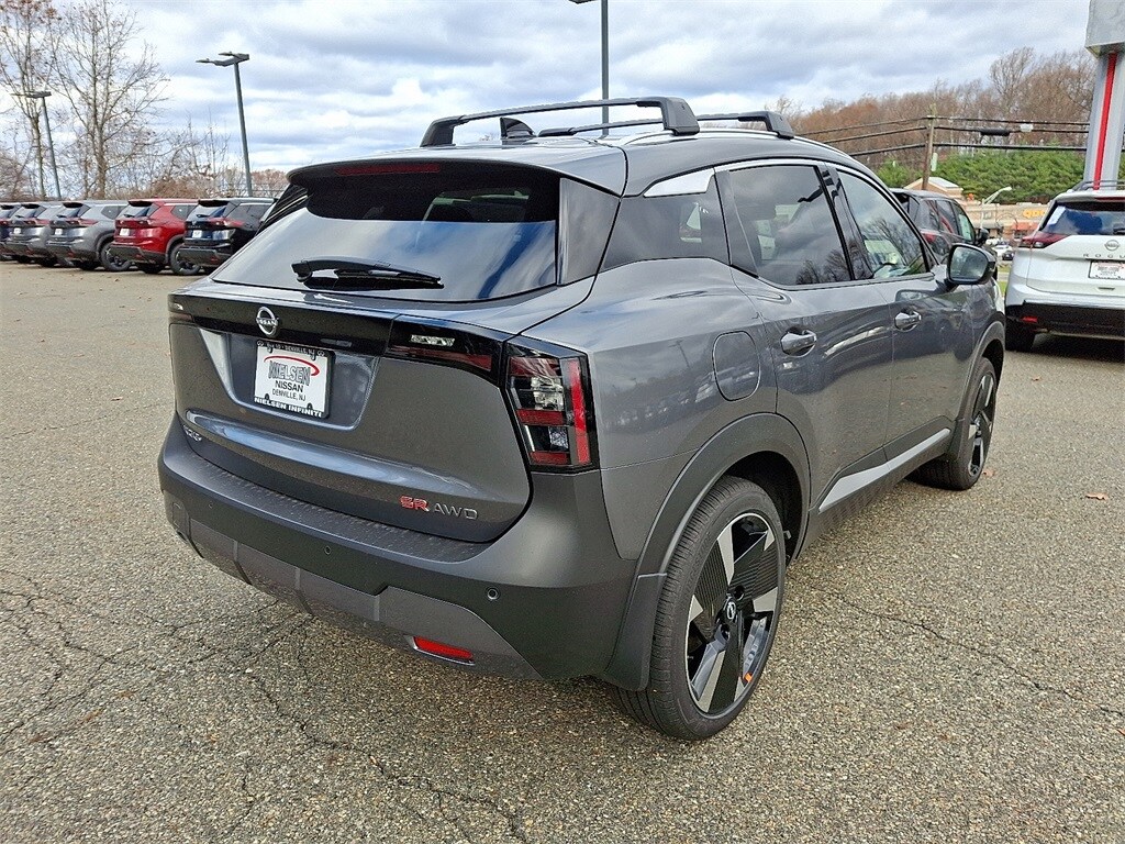 2026 Nissan Kicks SR photo 4