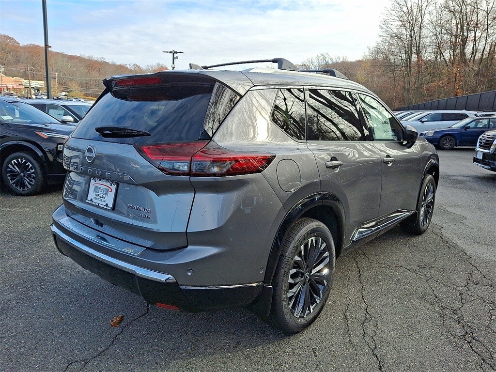 2026 Nissan Rogue Platinum photo 4