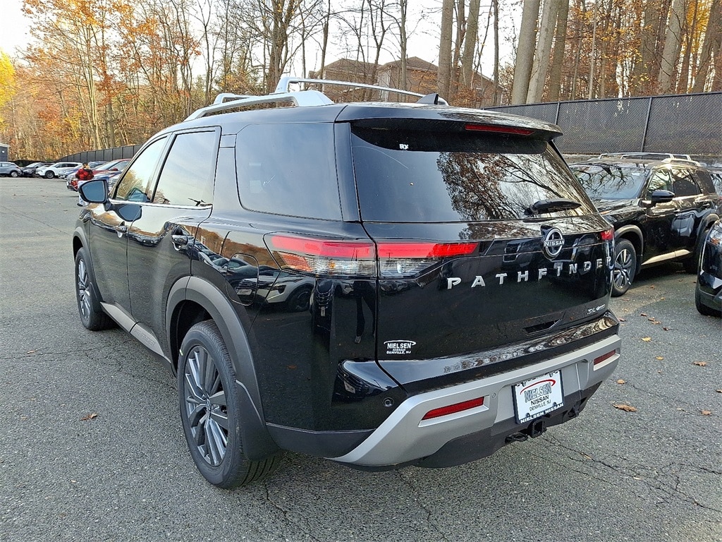 New 2025 Nissan Pathfinder SL SUV