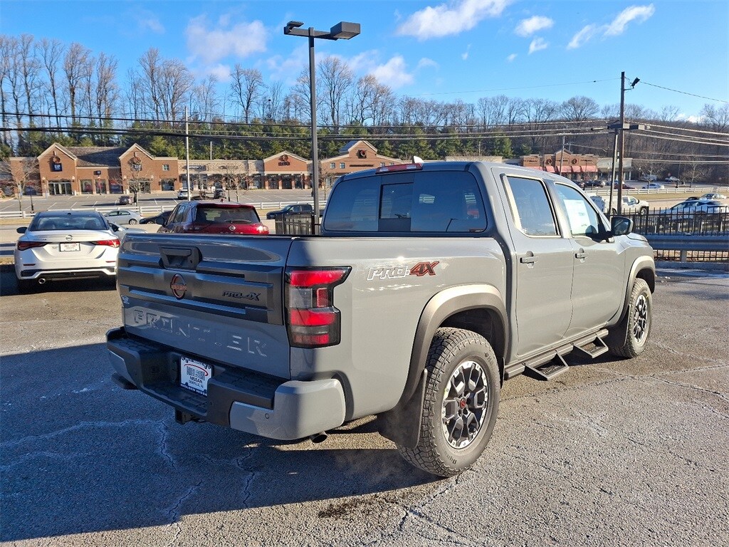 2025 Nissan Frontier Crew Cab photo 4