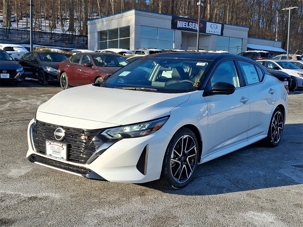 2025 Nissan Sentra SR photo 2