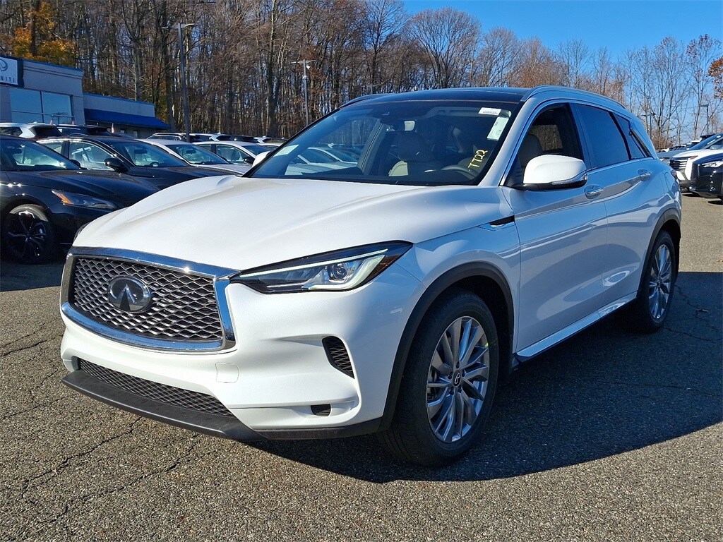 2025 Infiniti QX50 Luxe photo 2