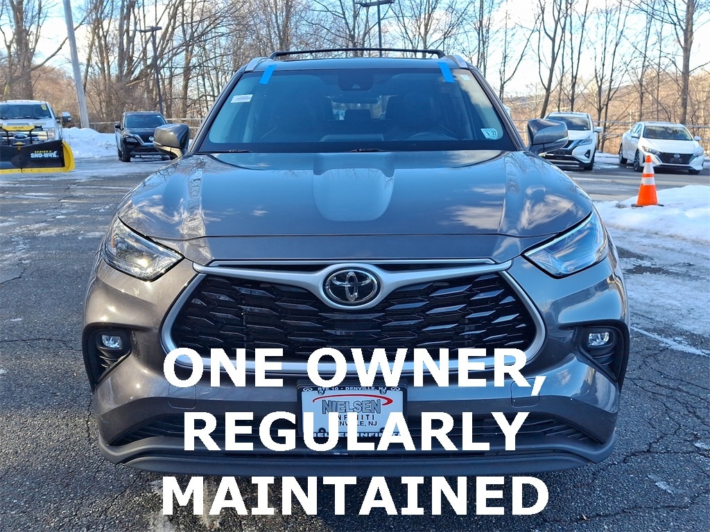 Used 2022 Toyota Highlander XLE with VIN 5TDGZRBH4NS204994 for sale in Stanhope, NJ