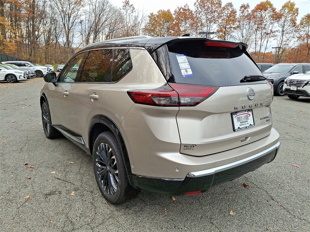 2026 Nissan Rogue Platinum photo 3