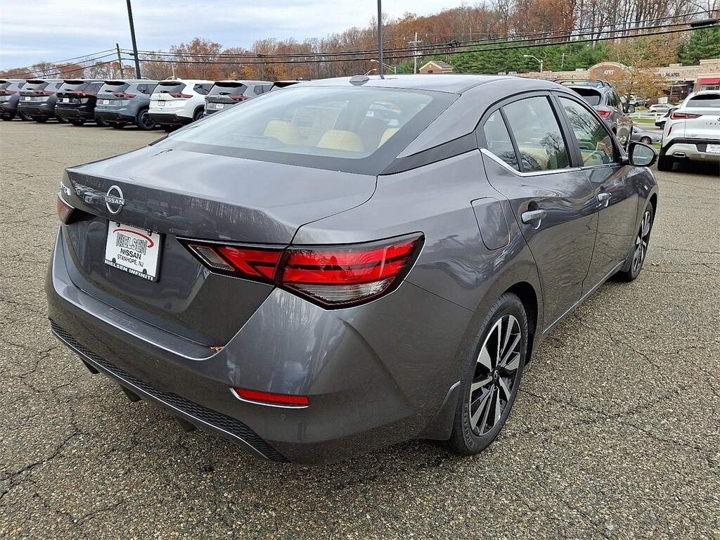 2025 Nissan Sentra SV photo 4