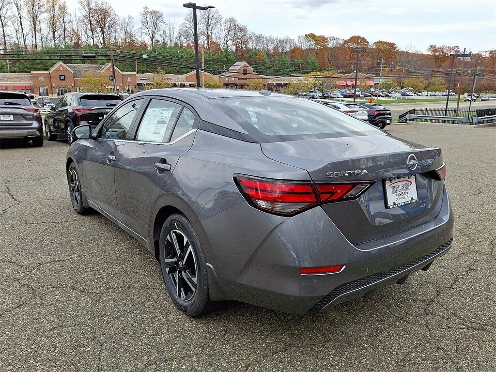 2025 Nissan Sentra SV photo 3