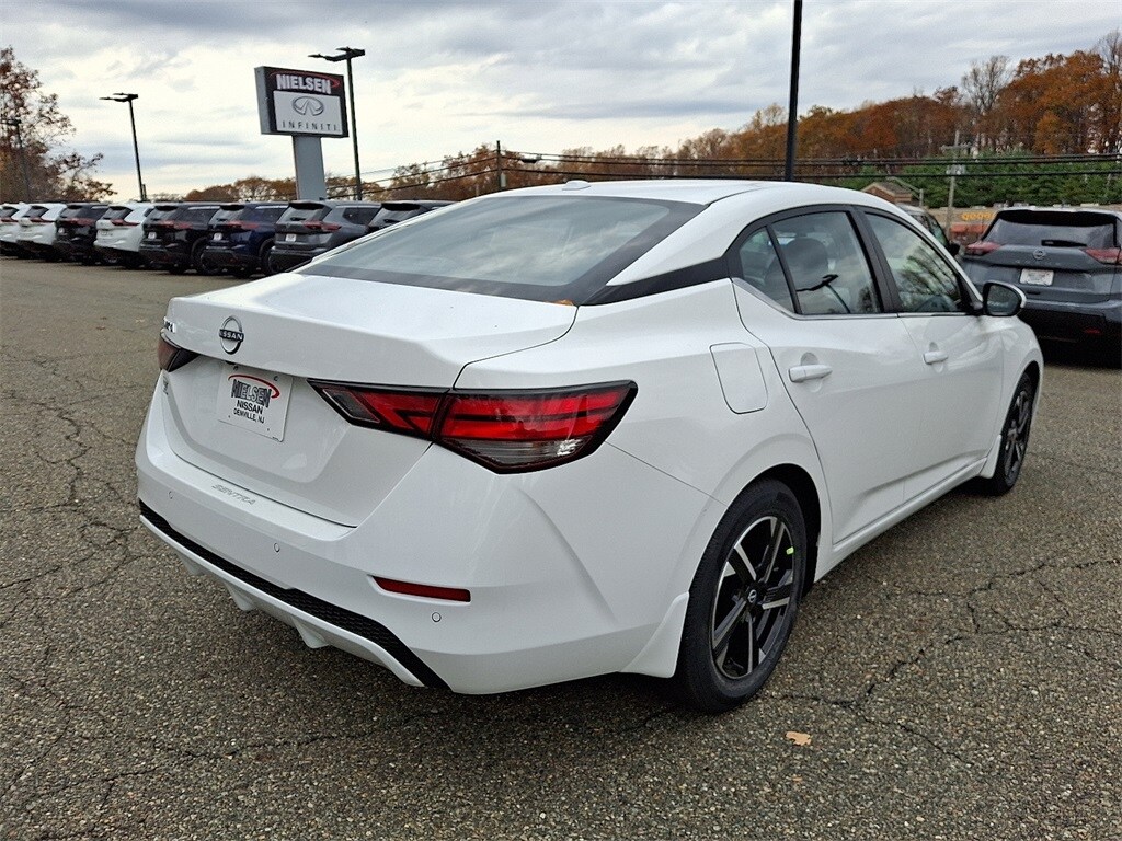 2025 Nissan Sentra SV photo 4
