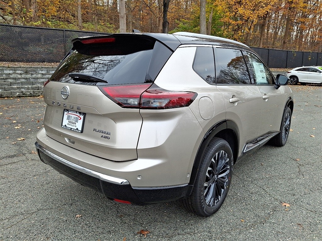 2026 Nissan Rogue Platinum photo 4