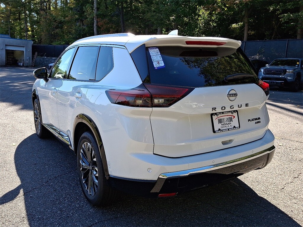 2026 Nissan Rogue Platinum photo 3