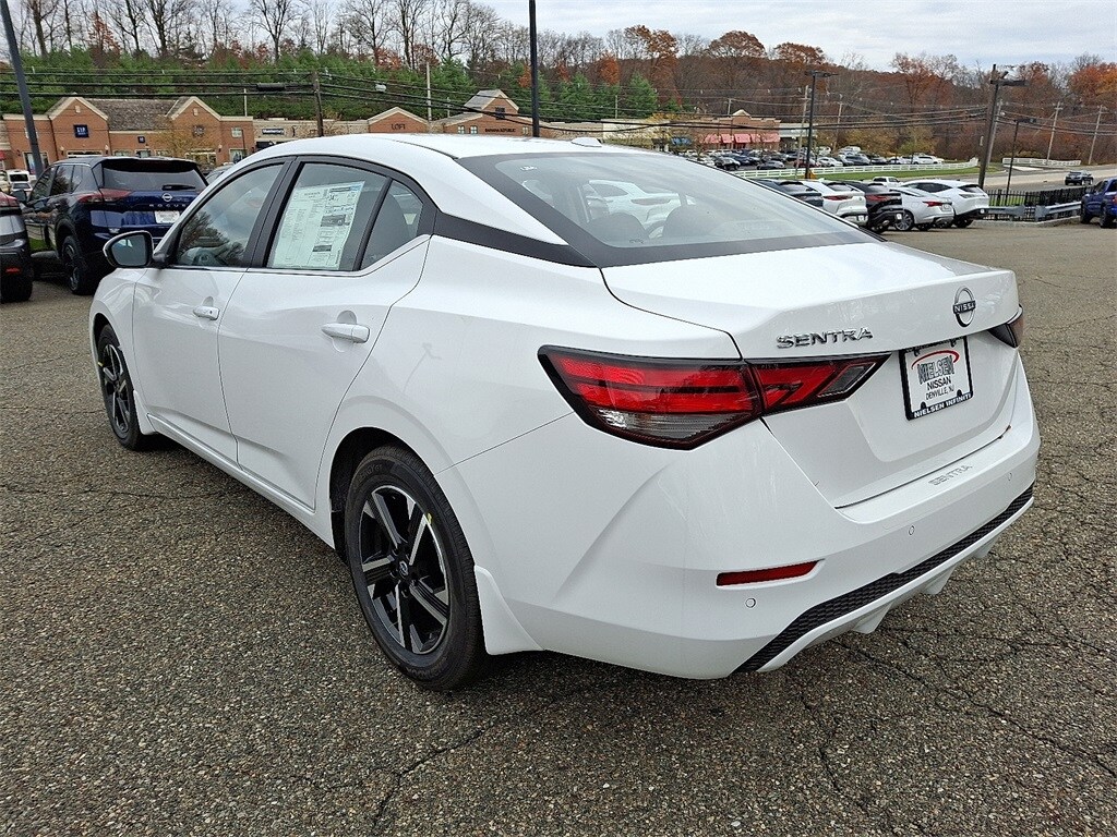 2025 Nissan Sentra SV photo 3