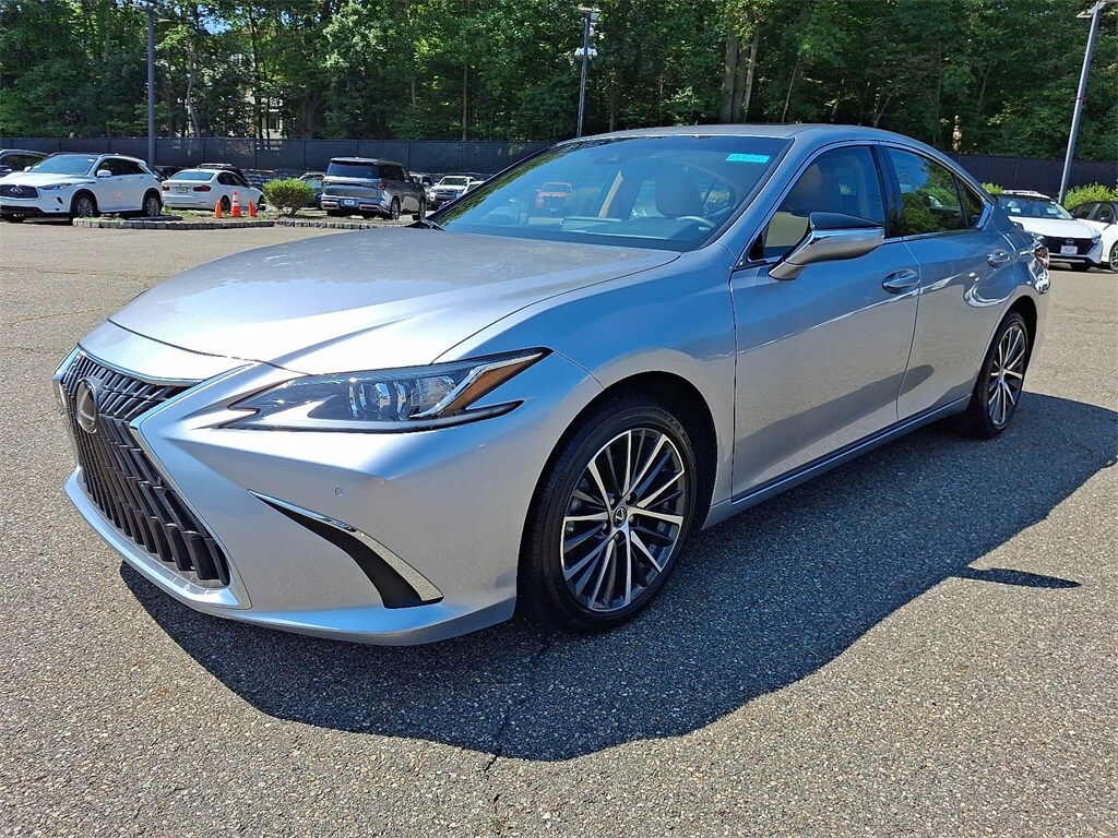 2022 Lexus ES 350 photo 3