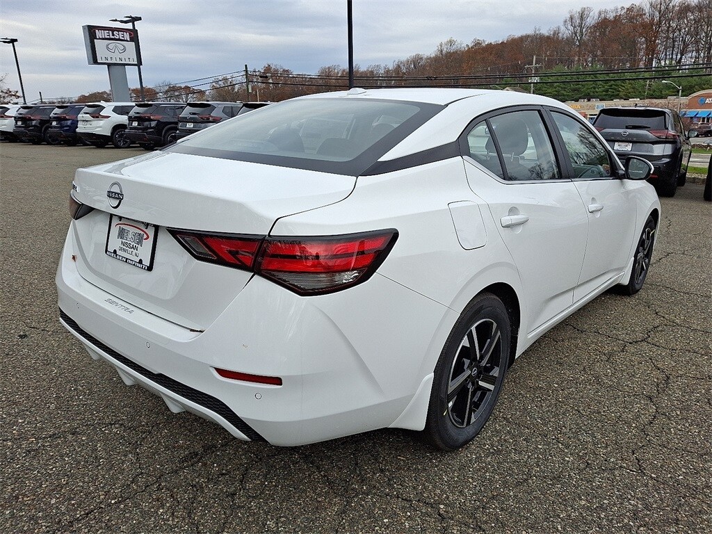 2025 Nissan Sentra SV photo 4
