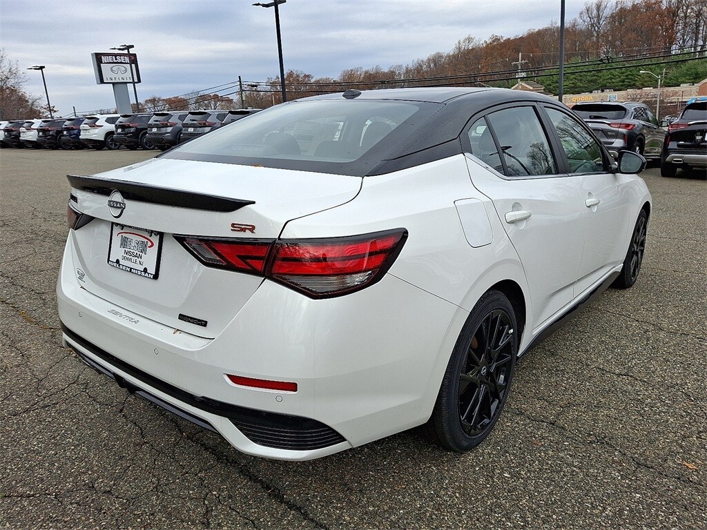 2025 Nissan Sentra SR photo 4