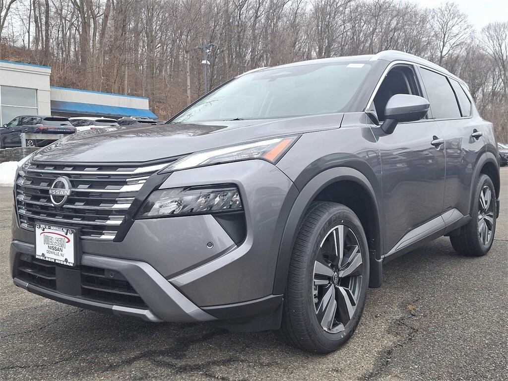 2025 Nissan Rogue SL photo 2