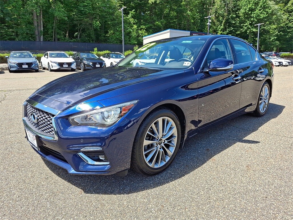 2022 Infiniti Q50 LUXE AWD photo 3