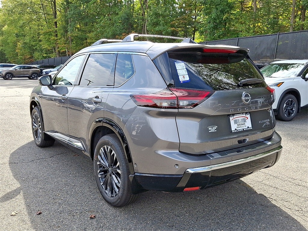 2026 Nissan Rogue Platinum photo 3