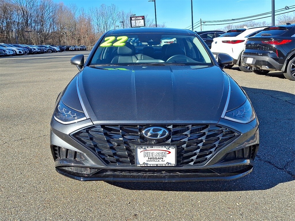 2022 Hyundai Sonata Limited photo 2