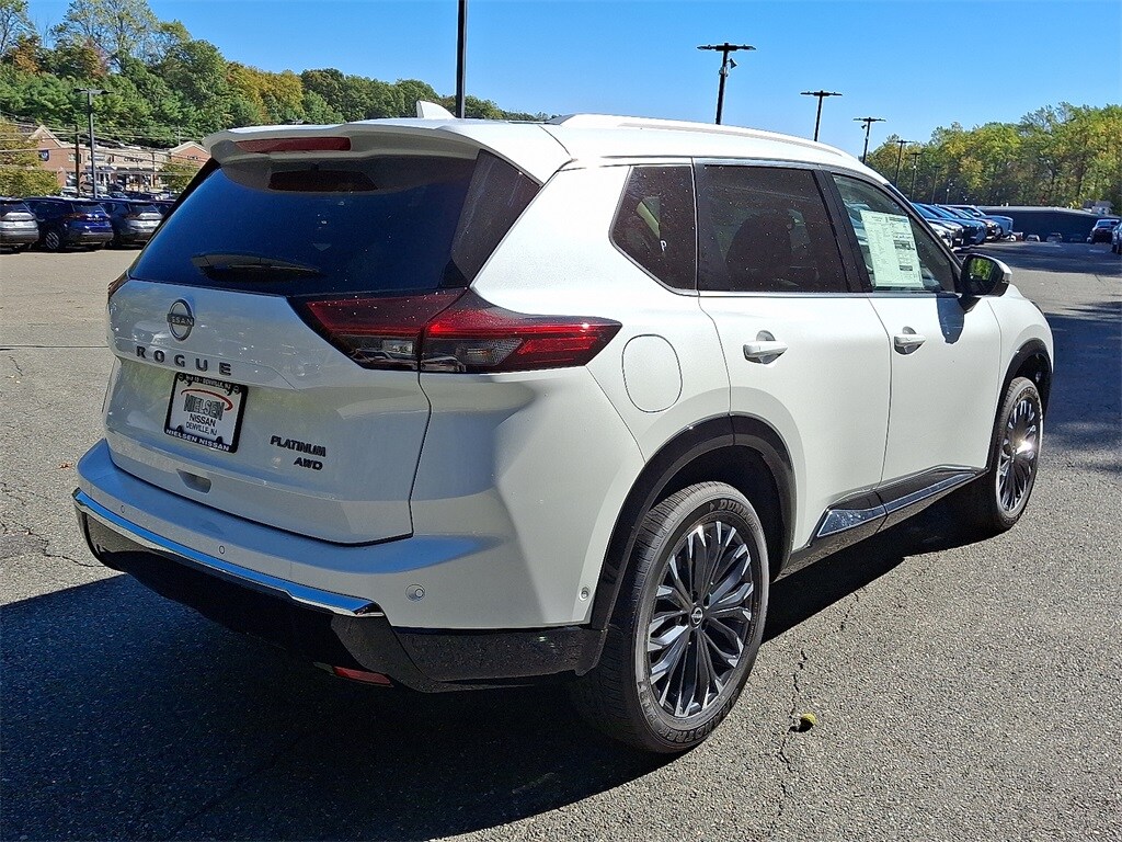 2026 Nissan Rogue Platinum photo 4