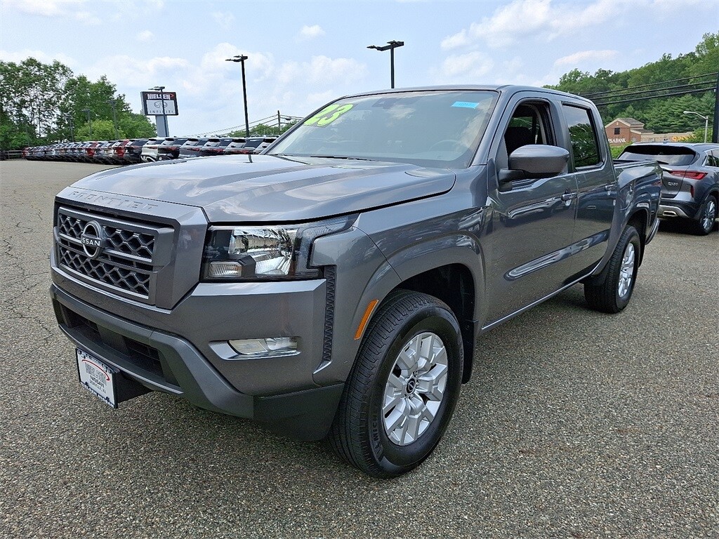 2023 Nissan Frontier SV photo 3