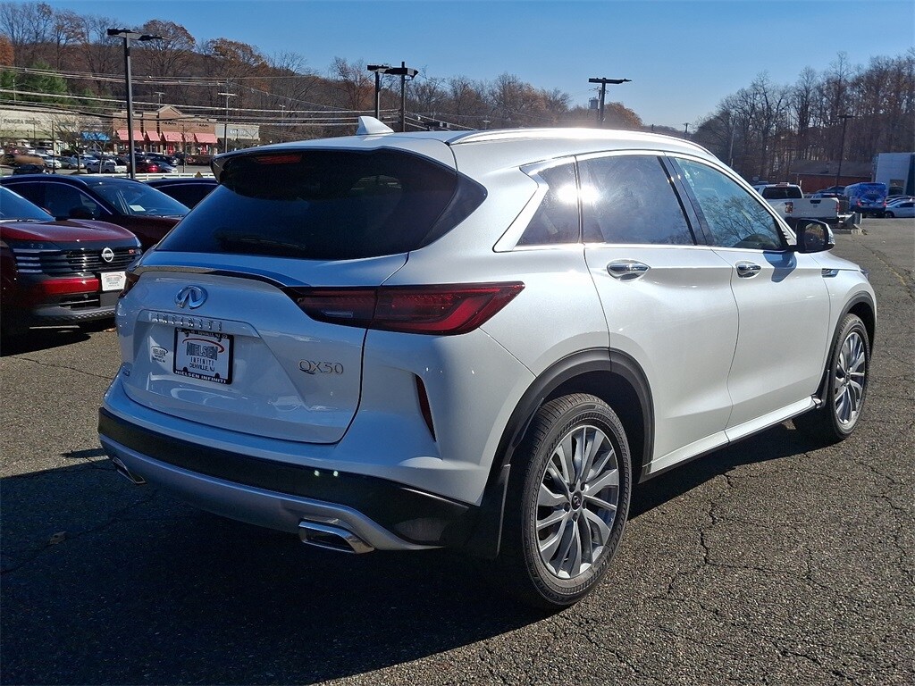 2025 Infiniti QX50 Luxe photo 4