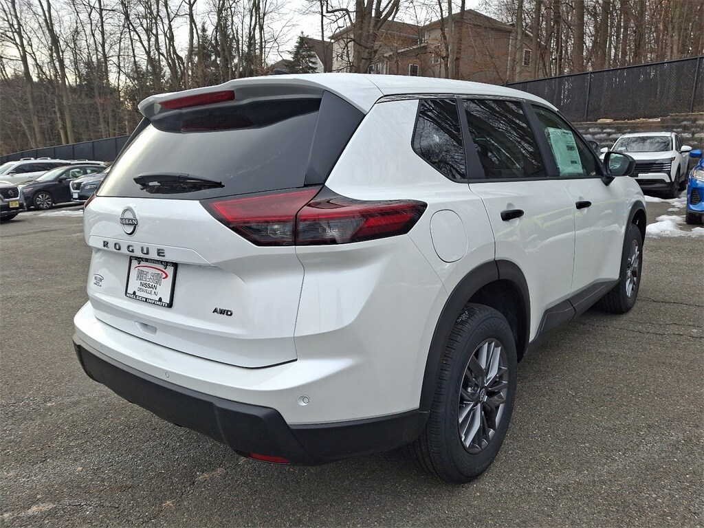 2025 Nissan Rogue S photo 4