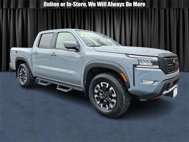 2024 Nissan Frontier PRO-4X's photo