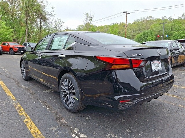 2025 Nissan Altima 2.5 SV photo 3
