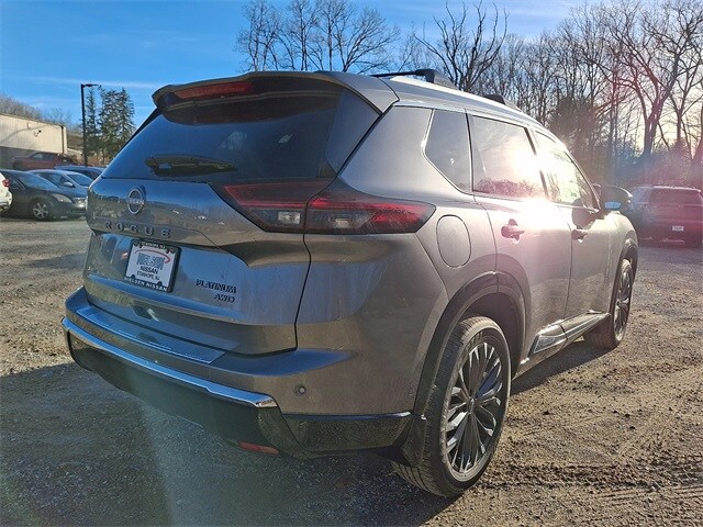 2026 Nissan Rogue Platinum photo 4