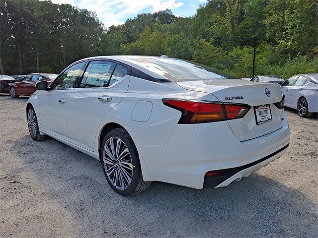 2025 Nissan Altima 2.5 SL photo 3