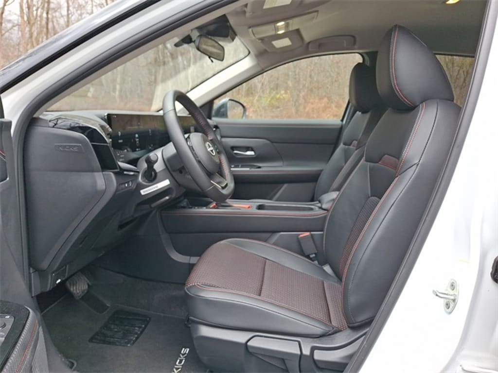 Used 2025 Nissan Kicks SR SUV