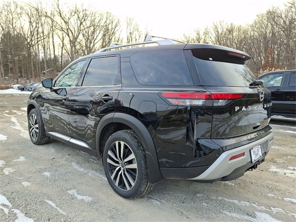 New 2025 Nissan Pathfinder Platinum SUV