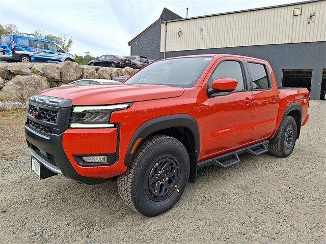 2026 Nissan Frontier Crew Cab PRO-4X photo 2