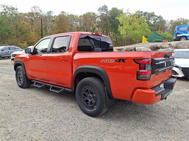 2026 Nissan Frontier Crew Cab PRO-4X photo 3