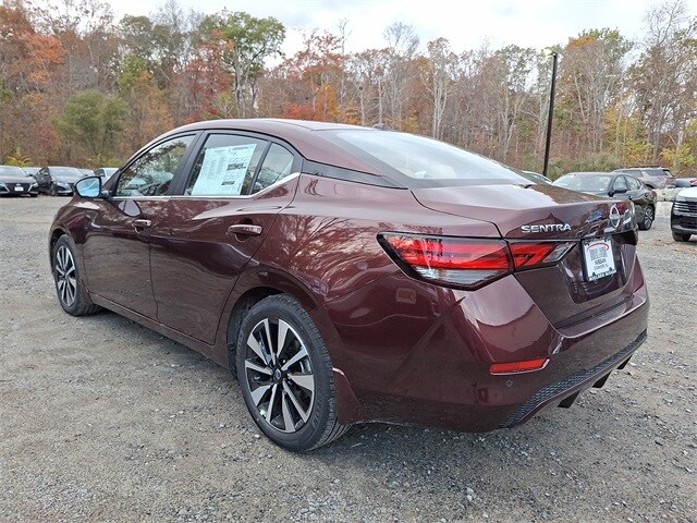 2025 Nissan Sentra SV photo 3