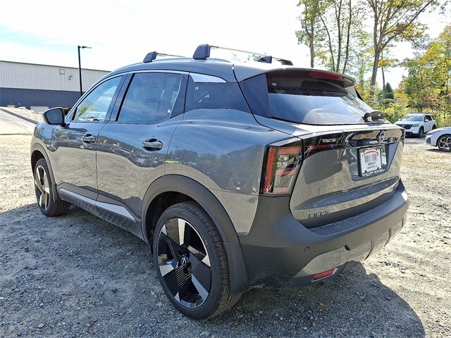 2026 Nissan Kicks SR photo 3