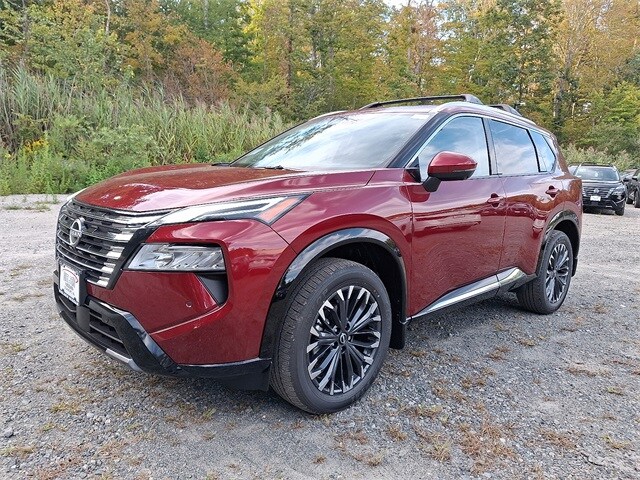 2026 Nissan Rogue Platinum photo 2