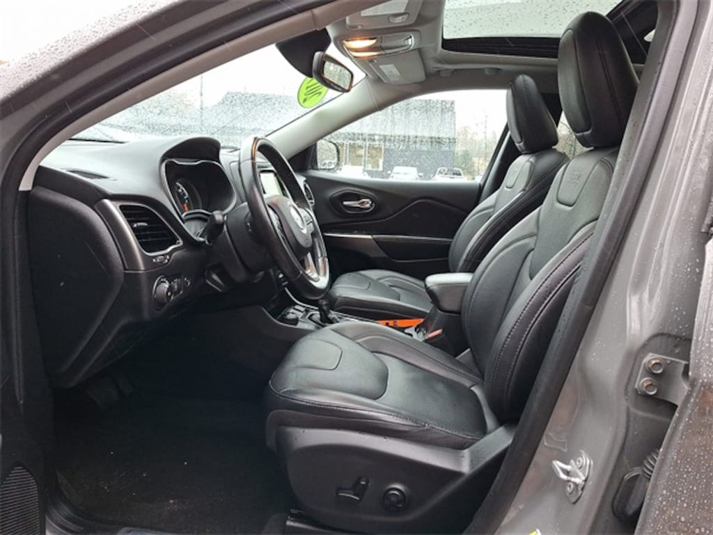 Used 2019 Jeep Cherokee Limited SUV