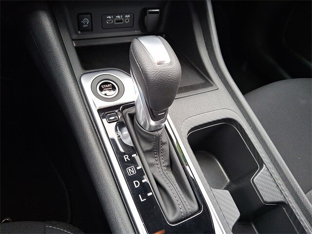 2025 Nissan Sentra SV photo 4